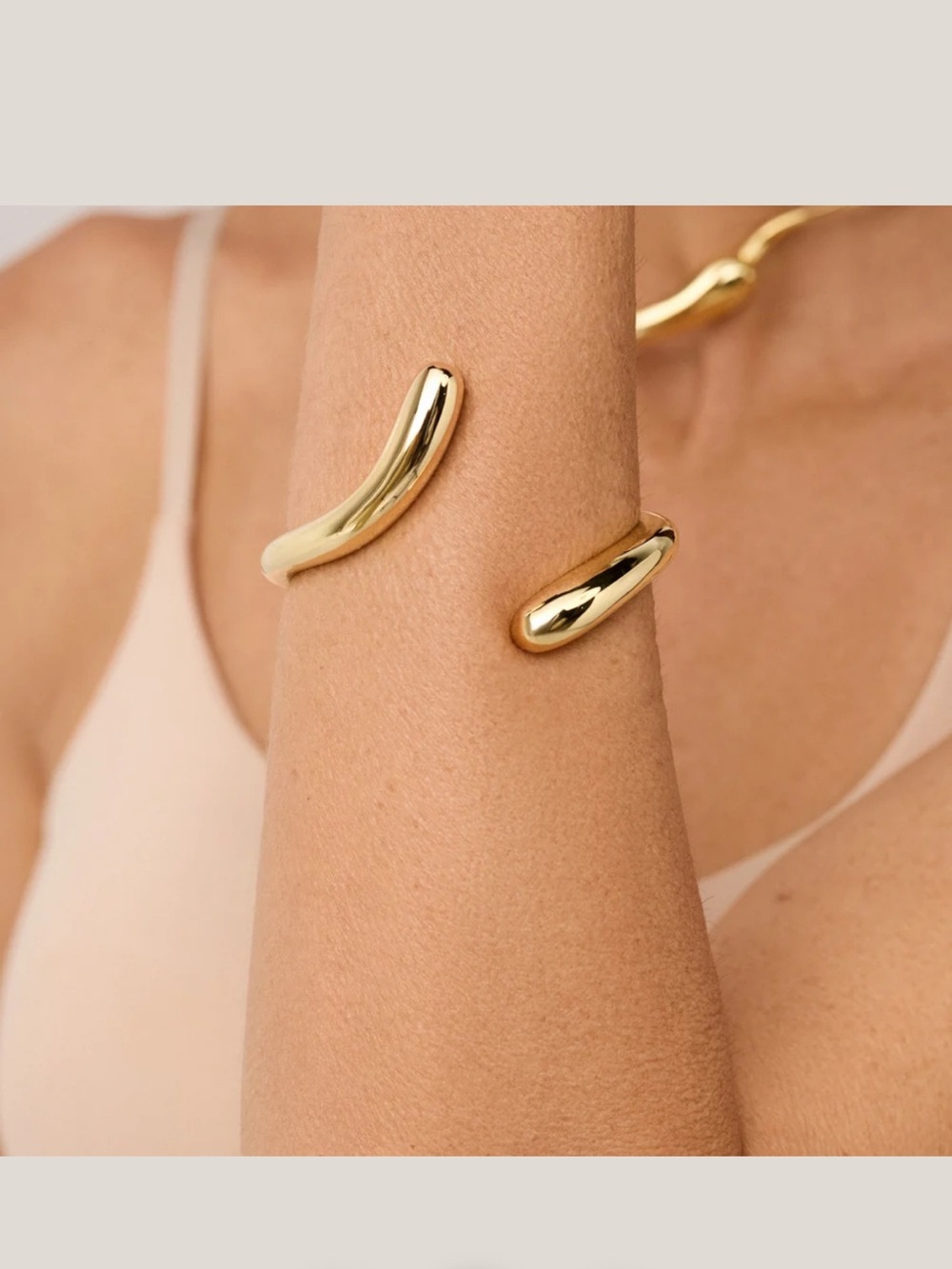 New Gold Memoria Open Cuff Bracelet - Sculpted Design